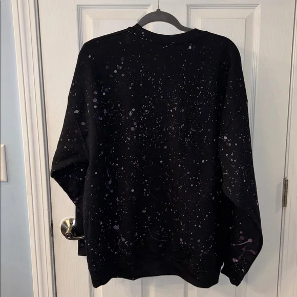 NWT Urban Renewal Remade Bow Painted Sweatshirt in Black, size L PTP 25” - Picture 10 of 14